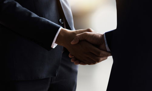 Tự doanh bất ngờ bán ròng 1.240 tỷ trước khi nghỉ lễ, thỏa thuận lớn ở FPT, HPG