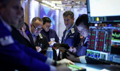 Chứng khoán Mỹ tăng điểm mạnh sau báo cáo việc làm, giá dầu giảm sâu hơn