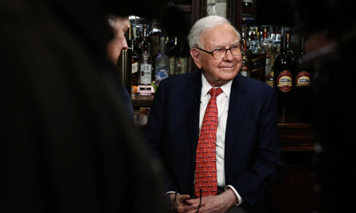 Bài học của Warren Buffett từ vụ đầu tư cổ phiếu Apple