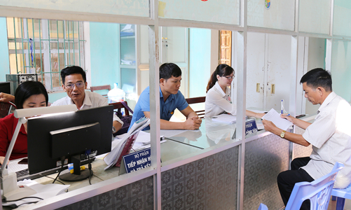 Cán bộ, công chức xã không sáp nhập có được hưởng chế độ nghỉ hưu sớm?