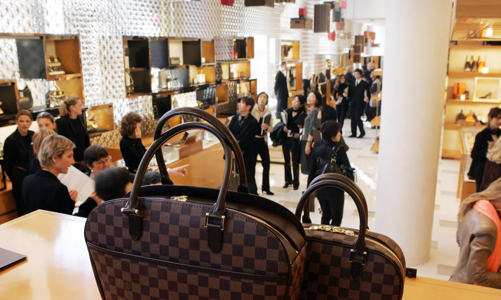 Trung Quốc buộc các thương hiệu phải xem xét lại giá trị hàng xa xỉ