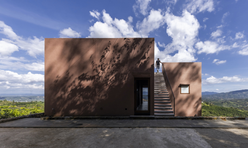 Những ngôi nhà màu đất bền vững