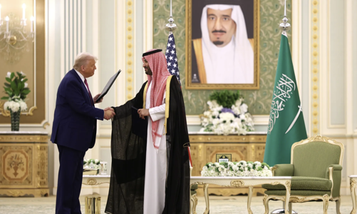 Ông Trump sang thăm, Saudi Arabia hứa chi 600 tỷ USD mua hàng và đầu tư vào Mỹ