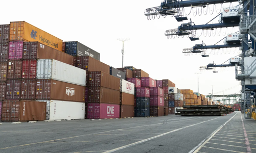 Trung Quốc dỡ lệnh cấm xuất khẩu đất hiếm cho 28 thực thể Mỹ