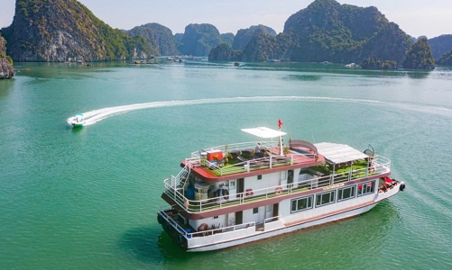 Tận hưởng kỳ nghỉ hè trên những chiếc du thuyền sang trọng