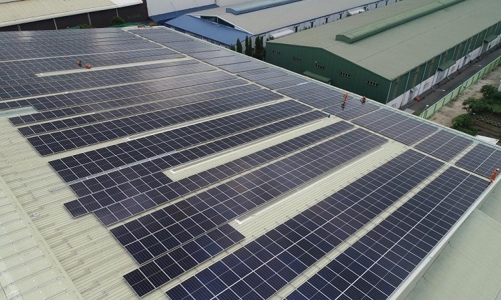Thiếu quy định cụ thể, điện mặt trời mái nhà trong các khu công nghiệp vẫn khó phát triển 