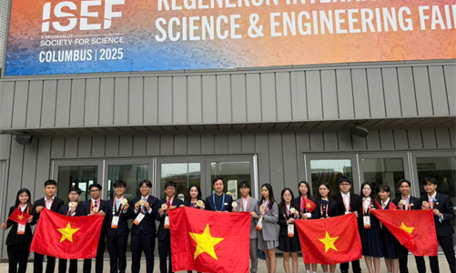 Đoàn học sinh Việt Nam giành giải cao tại Hội thi Khoa học kỹ thuật quốc tế 2025