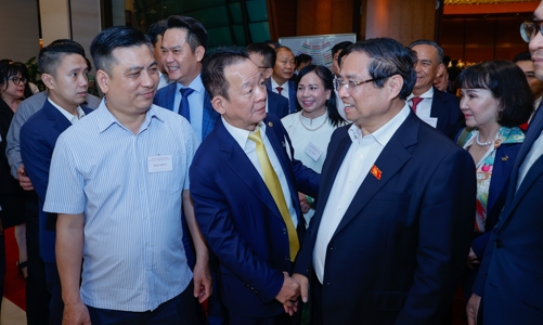 Thủ tướng Chính phủ đối thoại với các doanh nhân ngay tại hội nghị quán triệt và triển khai Nghị quyết 68