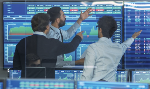 Khối ngoại và cá nhân 