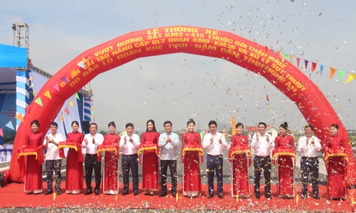 Nghệ An: Thông xe cầu vượt đường sắt, giải toả điểm nghẽn trên Quốc lộ 7