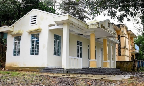 Bộ Tài chính báo cáo về tình trạng hàng loạt trụ sở cấp xã, huyện dôi dư bị bỏ hoang