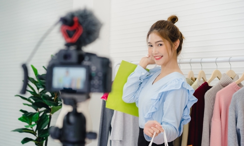 KOL Việt bùng nổ: Người nổi tiếng phải có trách nhiệm trong quảng cáo