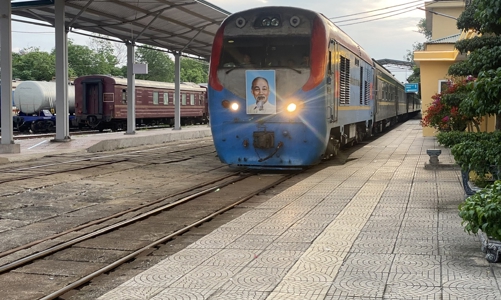 Phó Thủ tướng Trần Hồng Hà chỉ đạo các đơn vị chức năng sớm triển khai xây dựng tuyến đường sắt Lào Cai-  Hà Nội - Hải Phòng