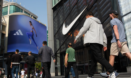 Thị trường xa xỉ Trung Quốc “chao đảo” vì thời trang thể thao ngoài trời