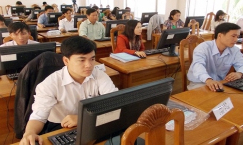 Bộ Nội vụ: Đề nghị tăng độ tuổi công chức được cử đi đào tạo sau đại học lên 45 tuổi