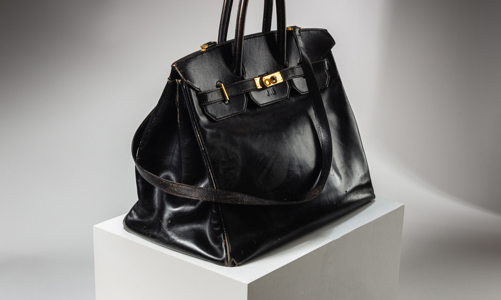Chiếc túi “bỉm sữa” xa xỉ và hành trình lên sàn đấu giá