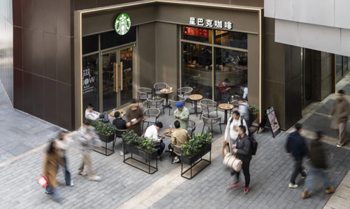 Starbucks cuối cùng vẫn phải tham gia vào cuộc chiến giá cả