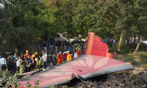 Dấu ấn kinh tế thế giới tuần: Thảm họa rơi máy bay Ấn Độ, chiến tranh leo thang ở Trung Đông