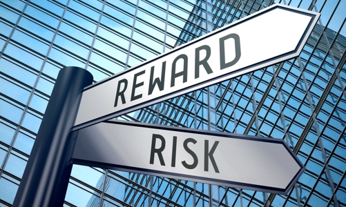 Quỹ cổ phiếu toàn cầu đang bị rút ròng mạnh vì rủi ro định giá và kỹ thuật