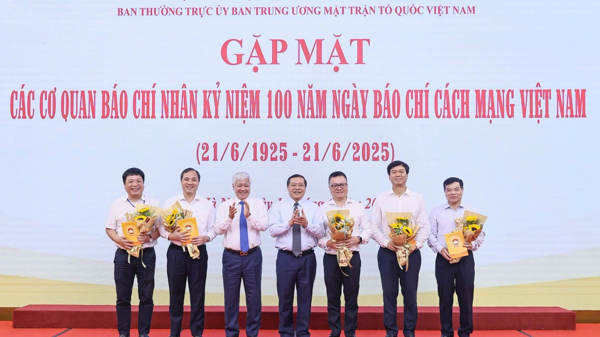 Khuyến khích sự tham gia của báo chí vào công tác giám sát, phản biện xã hội