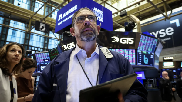 Chứng khoán Mỹ tăng điểm mạnh, giá dầu “bốc hơi” 7% dù Iran tấn công căn cứ của Mỹ