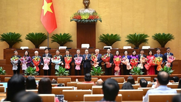 Quốc hội phê chuẩn danh sách các Phó Chủ tịch và Ủy viên Hội đồng Bầu cử quốc gia