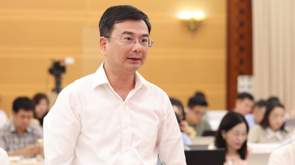 Dồn tín dụng cho khu vực sản xuất, lãi suất cho vay giảm còn 6,38%/năm