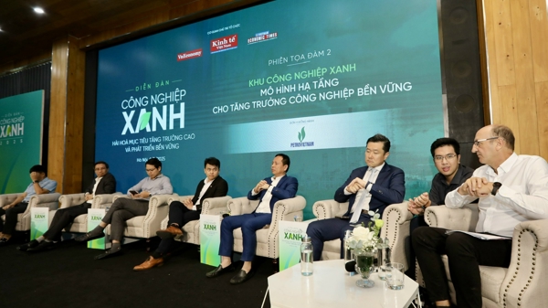 [Phóng sự ảnh]: Chuyên gia, nhà quản lý và doanh nghiệp hợp lực tìm lộ trình cho công nghiệp xanh bền vững