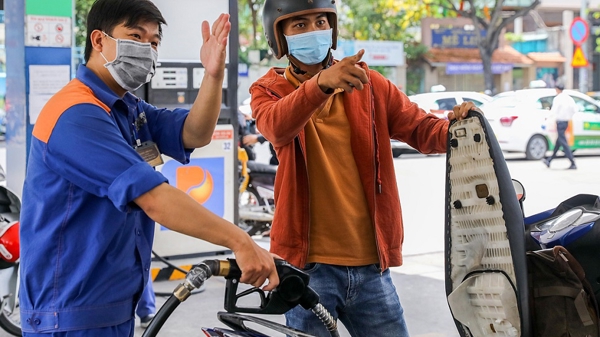 Giá xăng dầu tăng trở lại