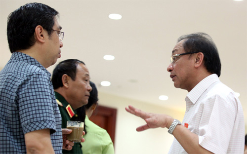 Đổi mới thể chế kinh tế: “Muốn nhanh thì phải... từ từ”