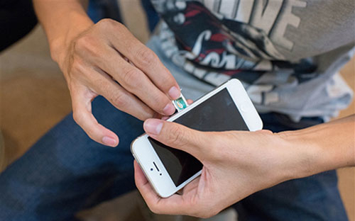 Nhà mạng bắt đầu bán sim iPhone 5