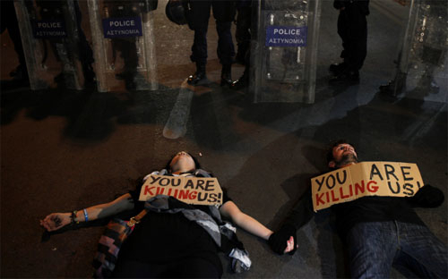 Cyprus: Khi “thiên đường” thành “địa ngục”