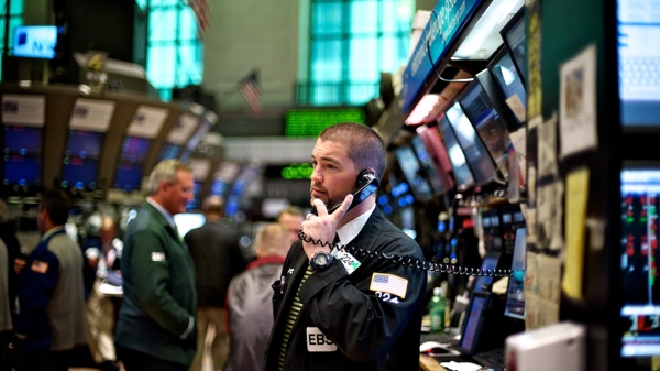 Chứng khoán thế giới tăng điểm, Bảng Anh thoát đáy