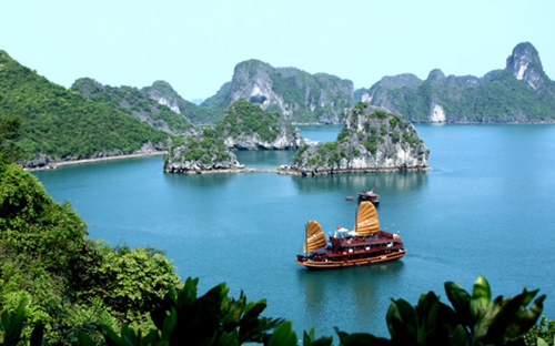 Vịnh Hạ Long lọt top 100 chuyến du lịch “quan trọng”