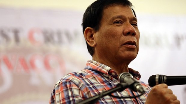 Tổng thống Philippines bất ngờ dọa “đổ máu” với Trung Quốc