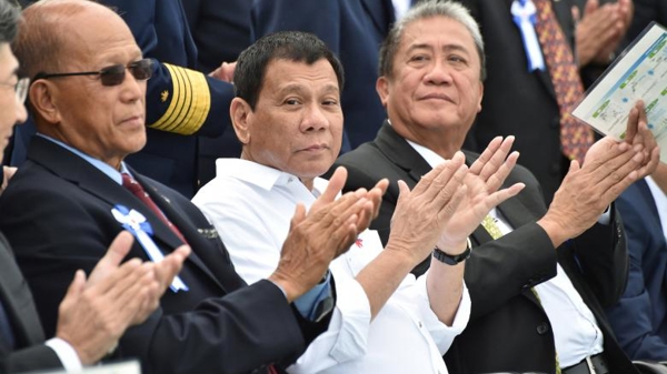 “Tàu Trung Quốc đã rời bãi cạn Scarborough”