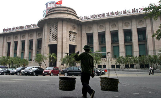 Chuyên gia nước ngoài lo tái cơ cấu ngân hàng Việt Nam chững lại