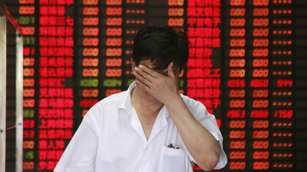 Nhà đầu tư tháo chạy, chứng khoán Trung Quốc xuống đáy 4 năm