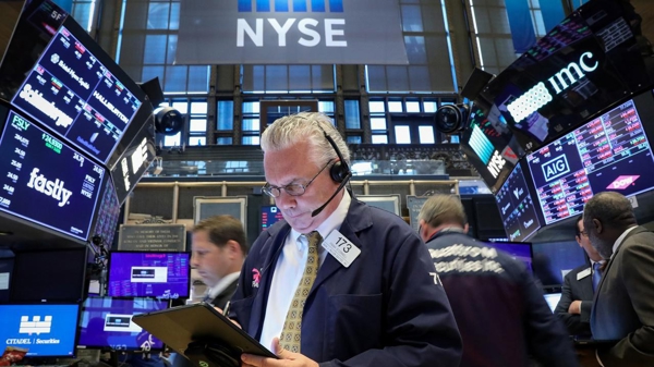 Nhà đầu tư lo vụ Huawei, chứng khoán Mỹ sụt điểm