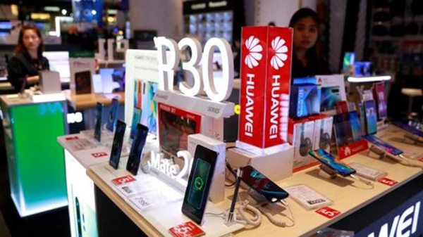 Đến lượt Facebook cắt quan hệ với Huawei