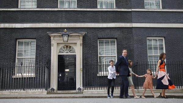 David Cameron đi, Theresa May đến với chức Thủ tướng Anh