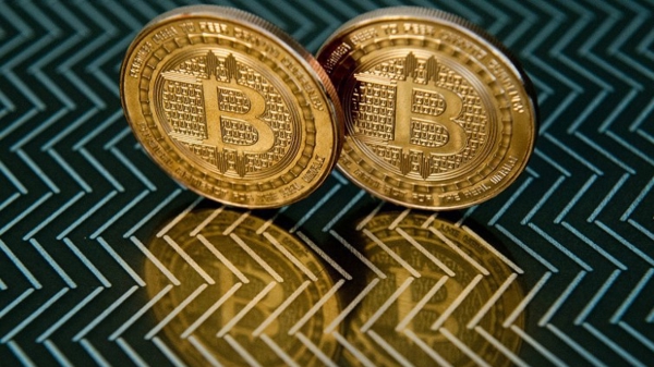 Tiền ảo Bitcoin giao dịch với giá hơn 10.000 USD ở Zimbabwe