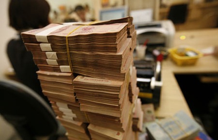 Tái cơ cấu ngân hàng: Đám than đang vạc lửa