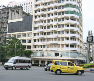 Giá thuê văn phòng cao cấp vẫn nóng