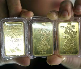 Thị trường vàng “nóng bỏng”, giá chạm 1,95 triệu đồng/chỉ