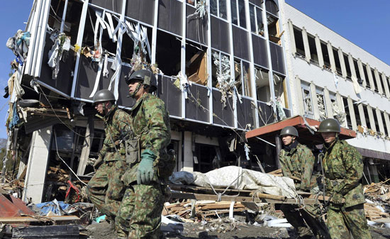 Nhật Bản tan hoang, thương vong tăng vọt