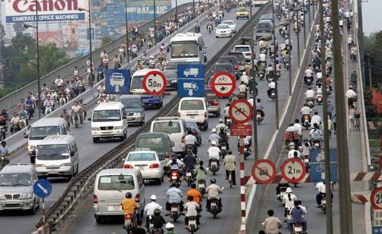Mô hình tăng trưởng: Đổi mới bắt đầu từ đâu?