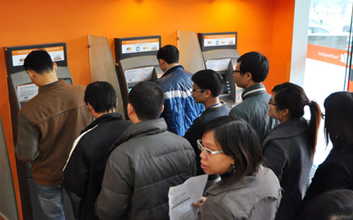 Trả phí thẻ: “Tùy tâm” mỗi ngân hàng…