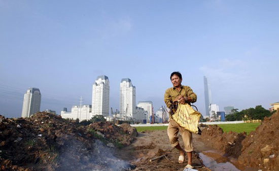 Nghịch lý thị trường bất động sản