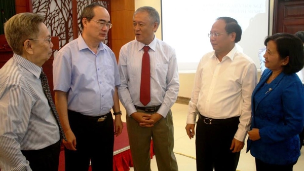 “Cán bộ phải biết sợ dân khi dân không hài lòng”